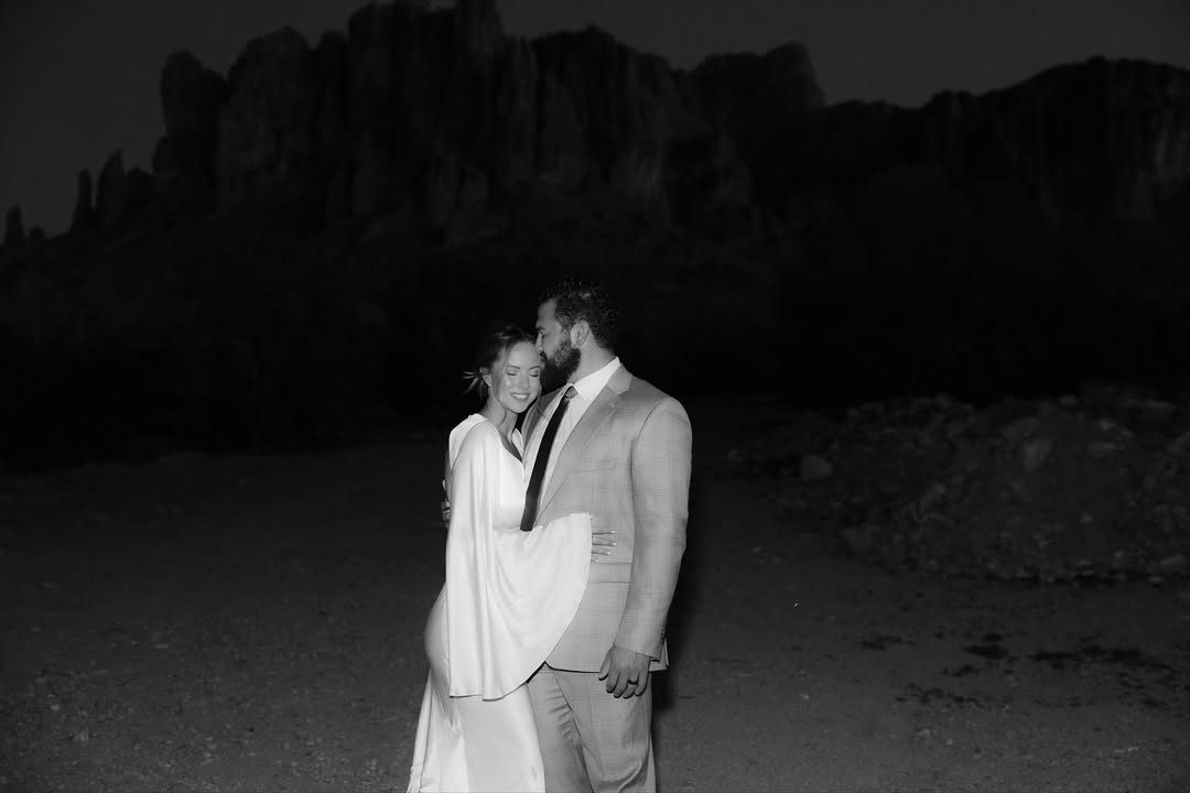 Desert elopement moment